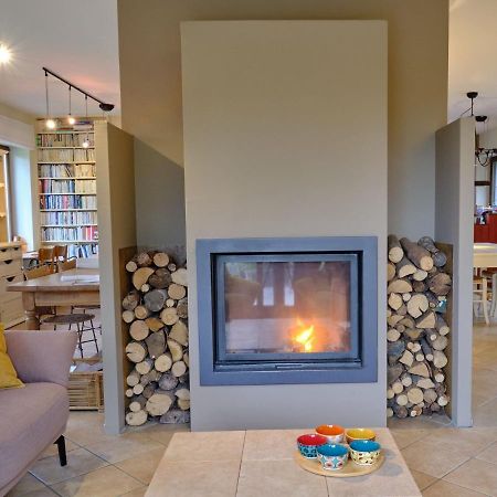 Quaint Holiday Home In Robechies Amid Meadows Chimay Exterior photo